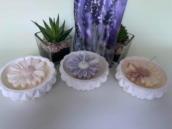 Daisy Candle - Image 3